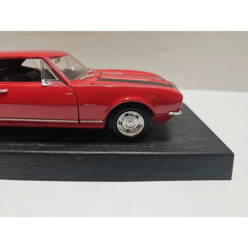 Road Legends Diecast 1:18 - 1967 Chevrolet Camaro Z-28 - Red (1998)